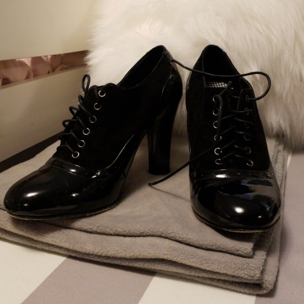 Ros Hommerson Red Collection Black Patent Heels.